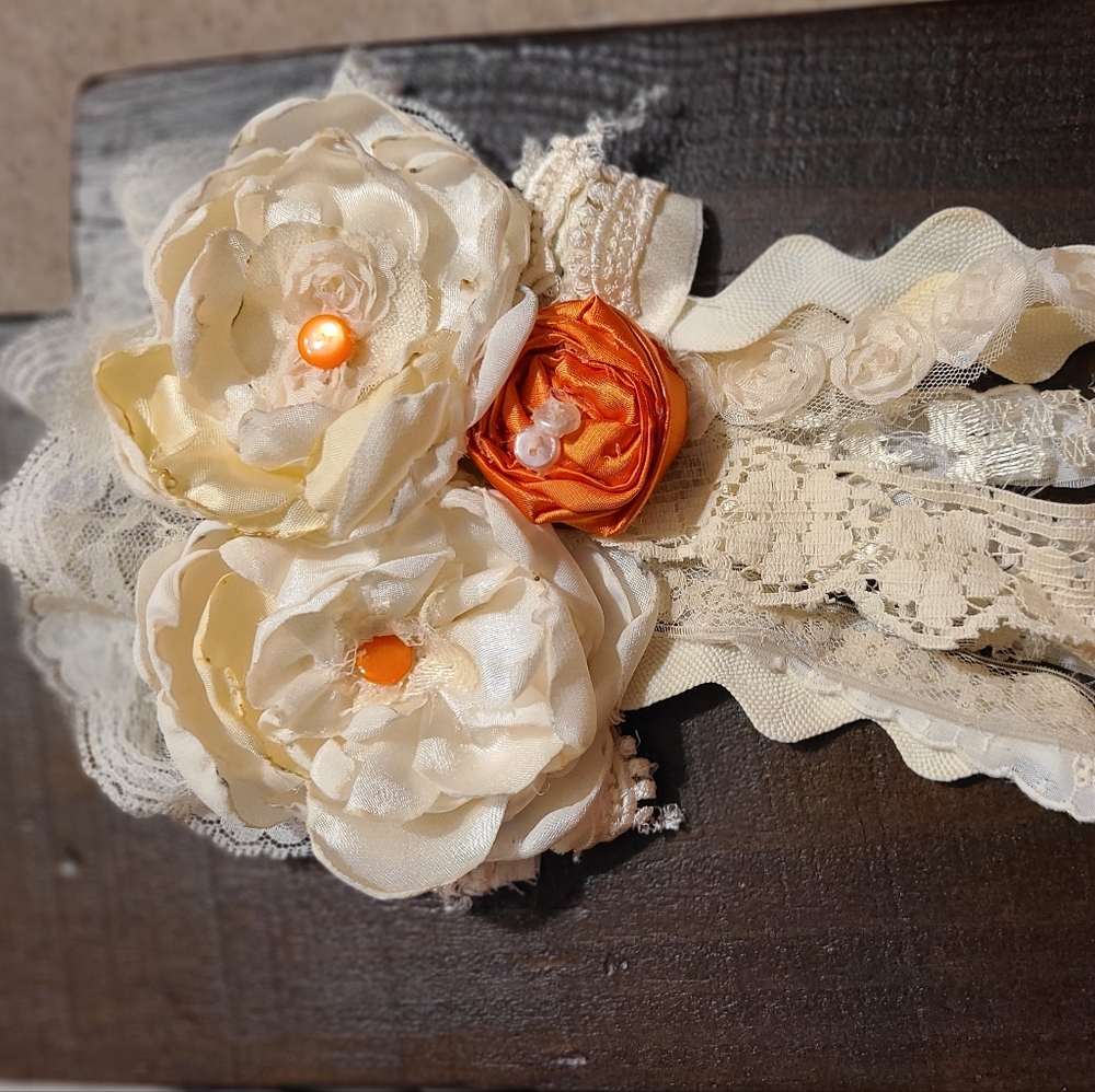 Flower pin